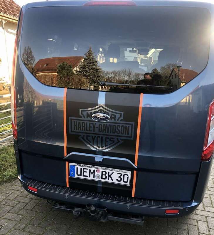 Blau Gebraucht 2020 Ford Tourneo Custom Van / Kleinbus | 38.000 € (Teuer) - Bild 1/2