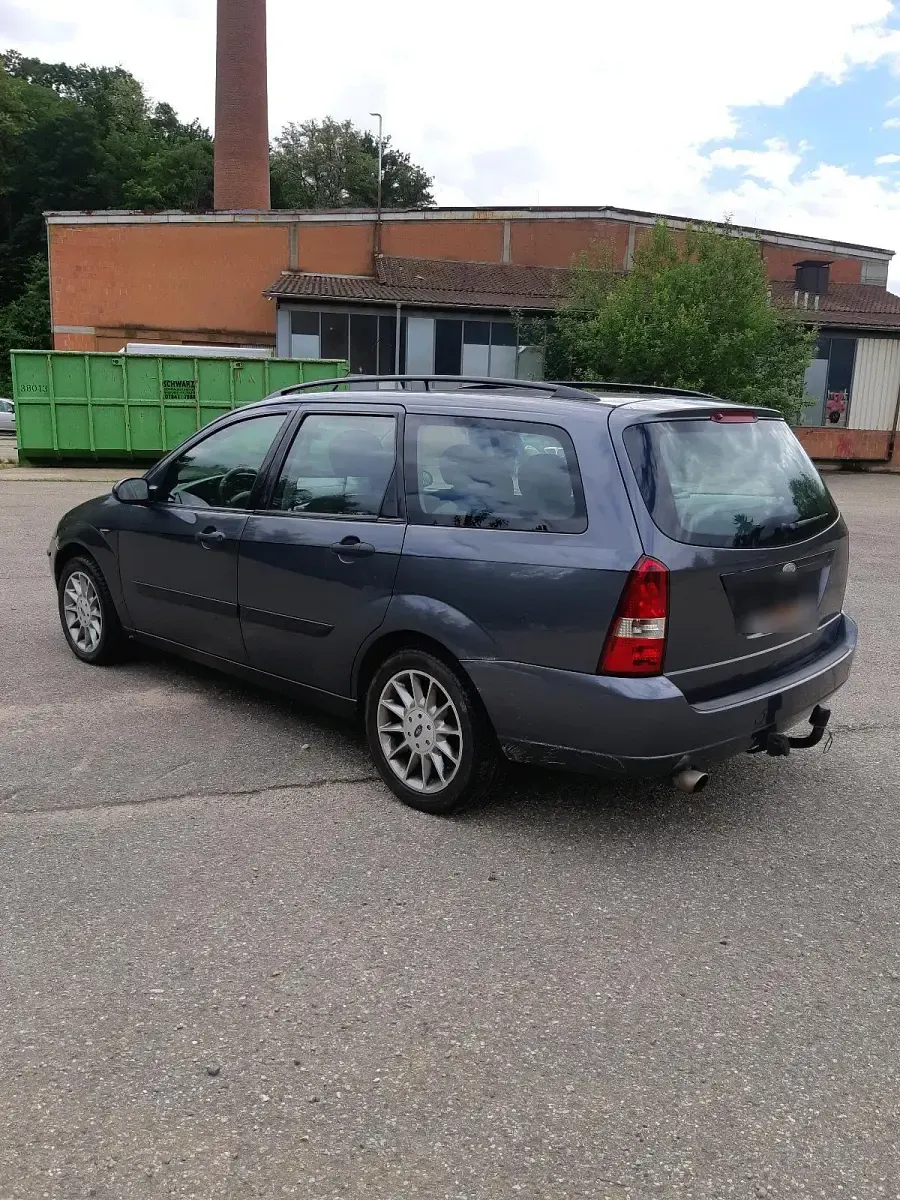 Usata Ford Focus 131 CV (96 kW) 2002 Grigio Station wagon
