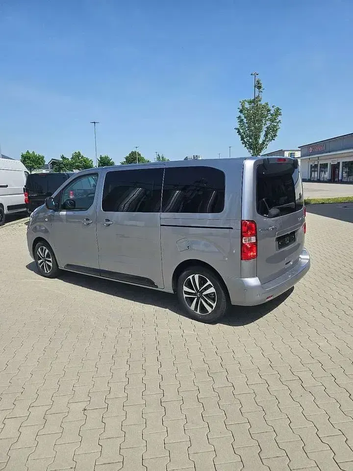 Używany Citroën Spacetourer 179 KM (131 kW) 2026 Szary Minivan