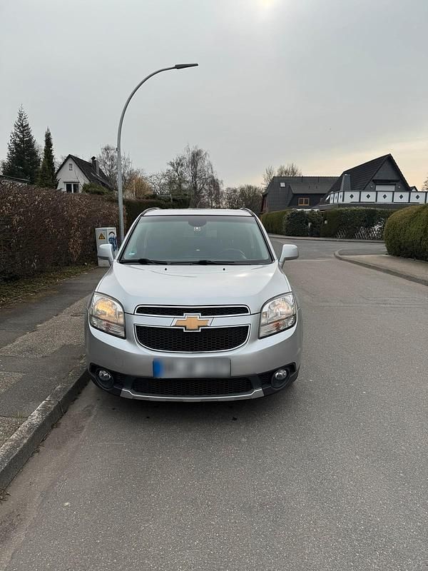 Gebraucht Chevrolet Orlando 163 PS (119 kW) 2014 Silber Van / Kleinbus