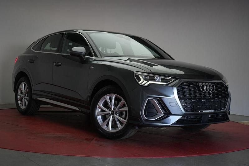 Daytona gray pearl effect Gebraucht 2025 Audi Q3 Sportback S-Line SUV | 41.490 € (Superpreis) - Bild 1/4