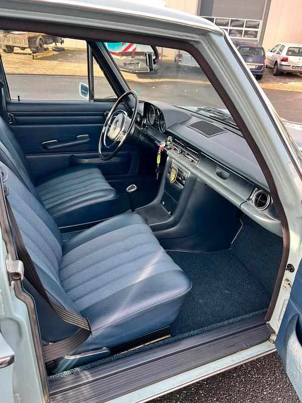 Gebraucht Mercedes 220 1971 Blau Limousine
