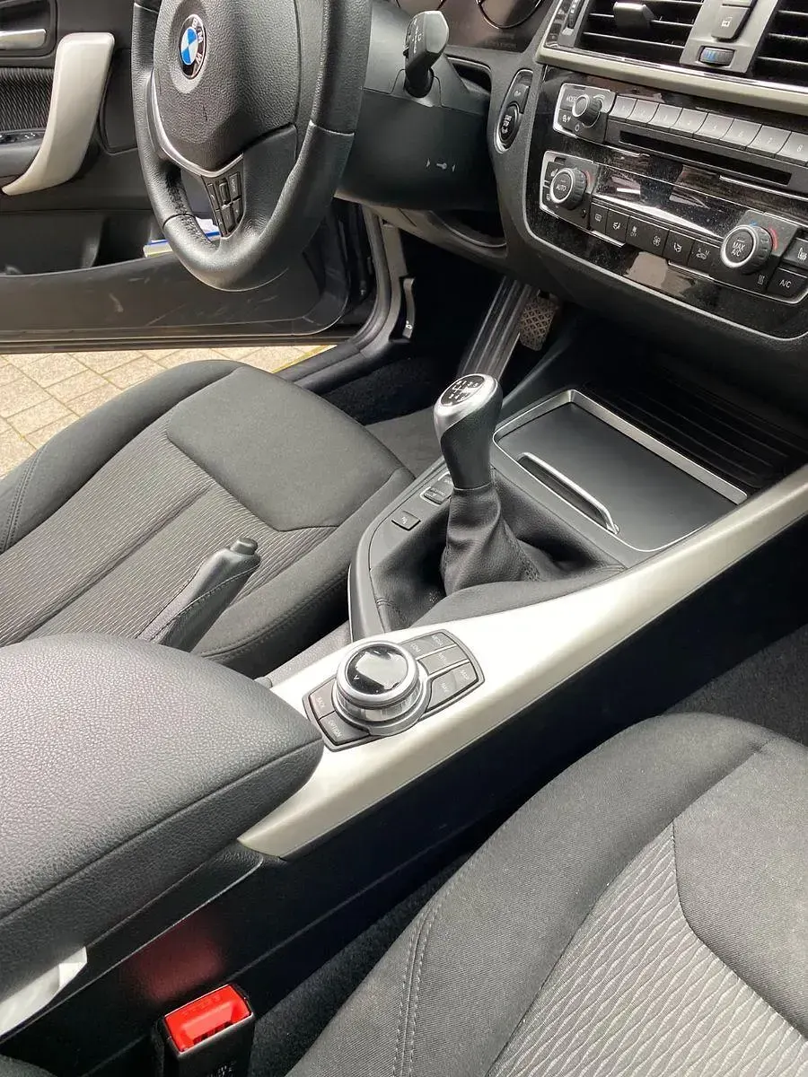 Gebraucht BMW 116 Advantage 109 PS (80 kW) 2018 Grau Kleinwagen