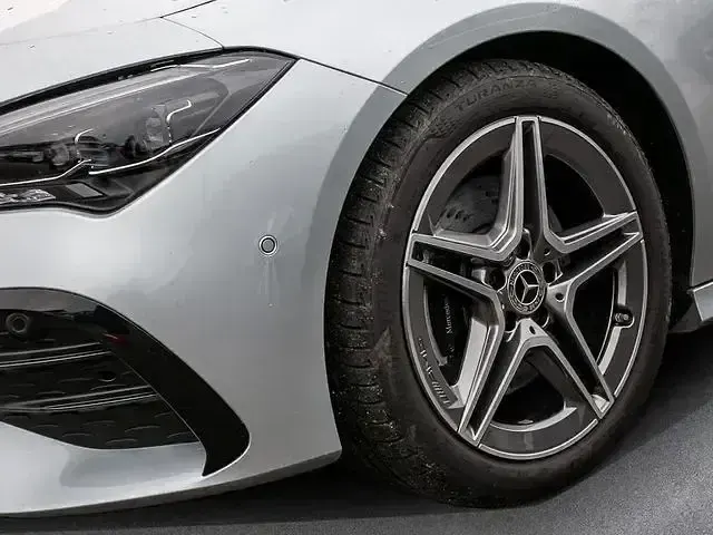 Gebraucht Mercedes CLA200 AMG 150 PS (110 kW) 2024 Hightech silber Coupé