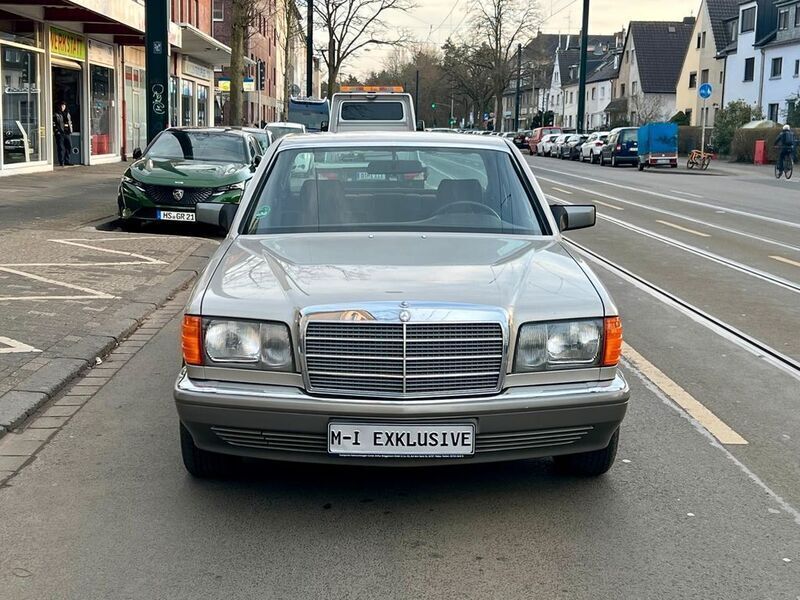 Gebraucht Mercedes 260 160 PS (117 kW) 1987 Beige Limousine