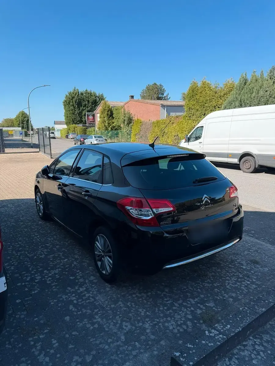 Gebraucht Citroën C4 120 PS (88 kW) 2012 Schwarz Kleinwagen