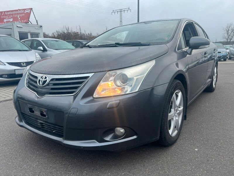 Grau Gebraucht 2010 Toyota Avensis Sol Limousine | 6.300 € (Fairer Preis) - Bild 1/4