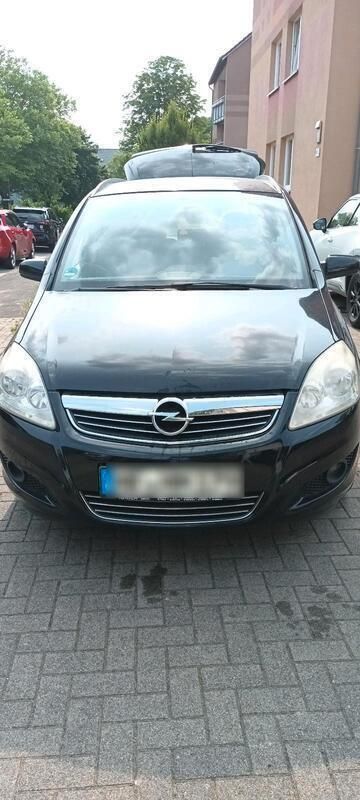 Schwarz Gebraucht 2008 Opel Zafira Edition Van / Kleinbus | 2.600 € (Guter Preis) - Bild 1/4