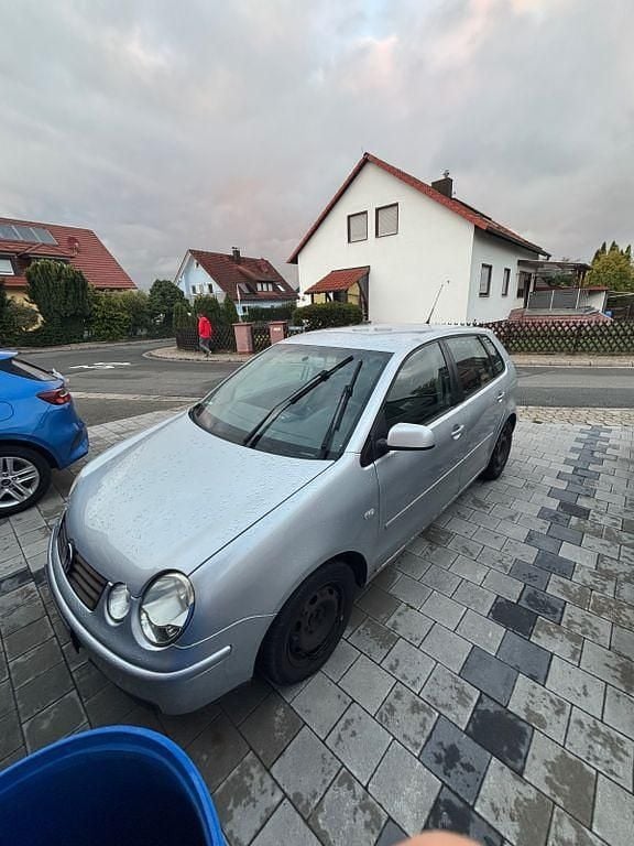 Silber Gebraucht 2005 VW Polo Limousine | 1.000 € (Guter Preis) - Bild 1/4