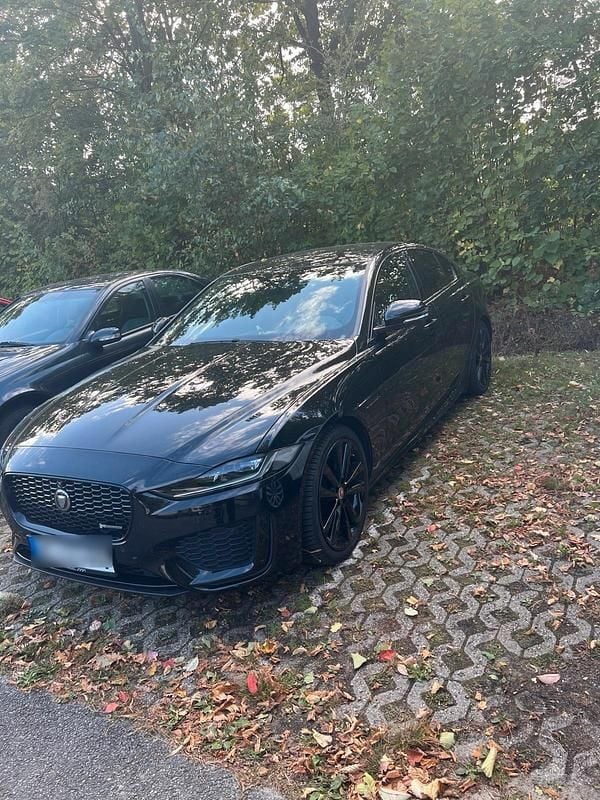 Gebraucht Jaguar XE R-Dynamic 250 PS (183 kW) 2023 Schwarz Limousine