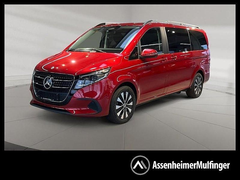 Hyazinthrot metallic Gebraucht 2024 Mercedes V250 Van / Kleinbus | 64.940 € (Superpreis) - Bild 1/4
