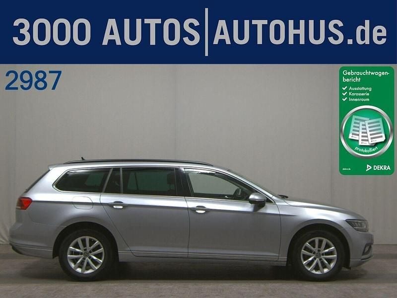 Silber Gebraucht 2023 VW Passat Business Kombi | 18.780 € (Superpreis) - Bild 1/4