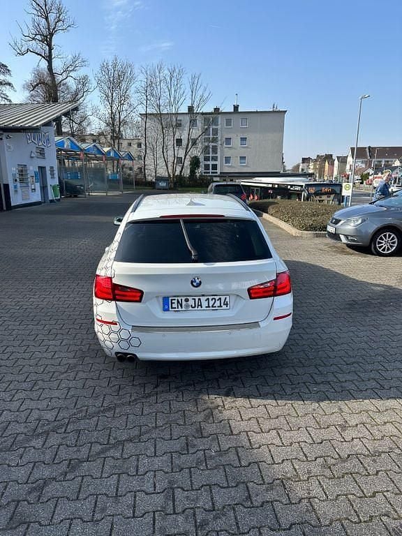 Gebraucht BMW 528 258 PS (189 kW) 2011 Weiß Kombi