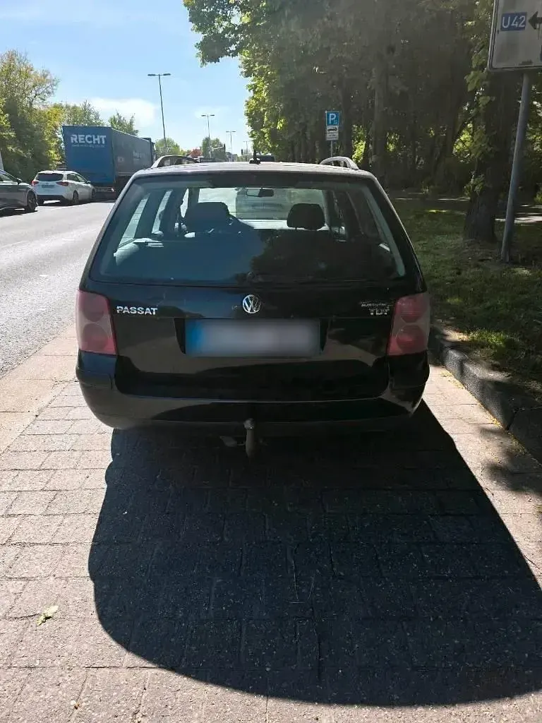Second-hand VW Passat 100 CP (73 kW) 2004 Negru Break