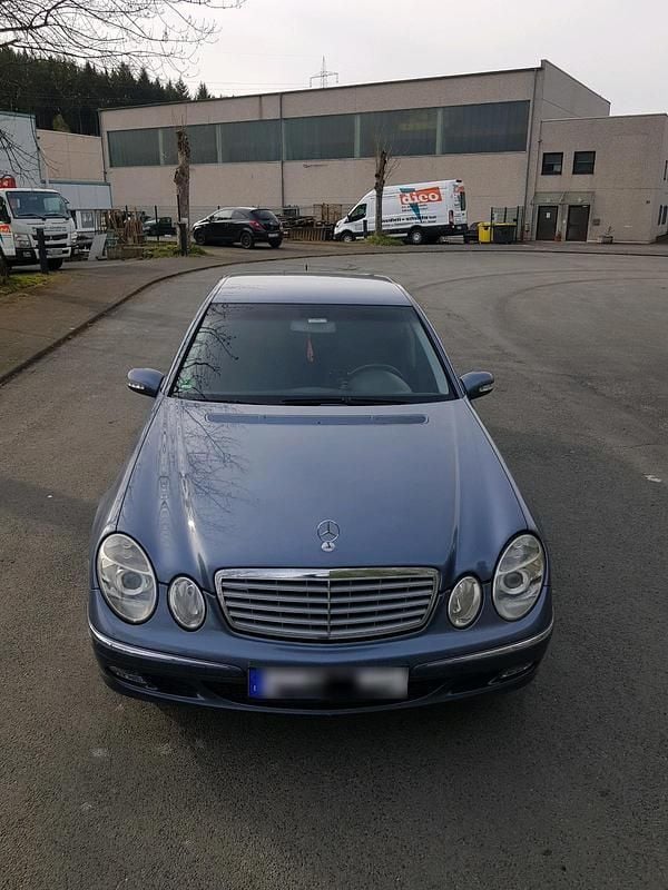 Second-hand Mercedes E220 150 CP (110 kW) 2004 Albastru Berlinǎ