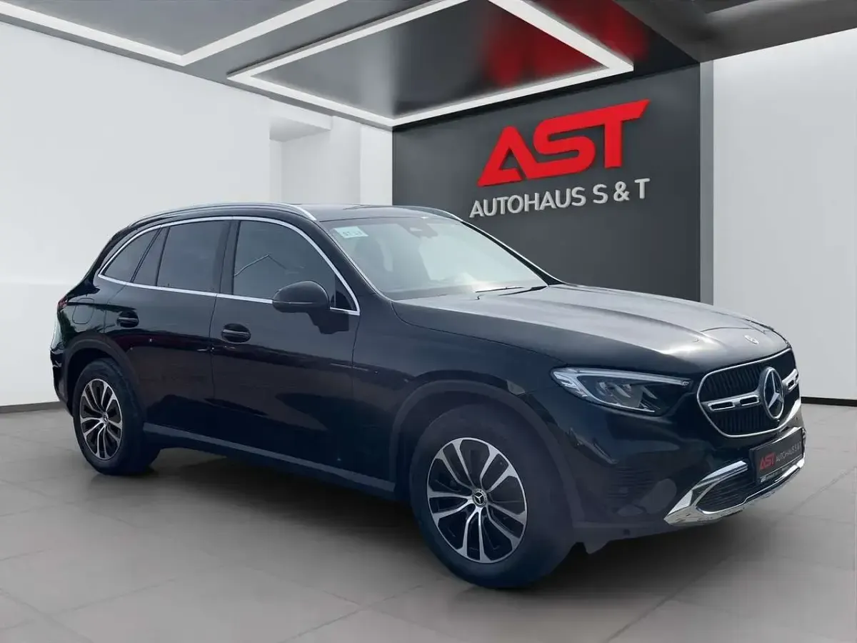 Gebraucht Mercedes GLC220 Avantgarde 220 PS (161 kW) 2023 Schwarz SUV
