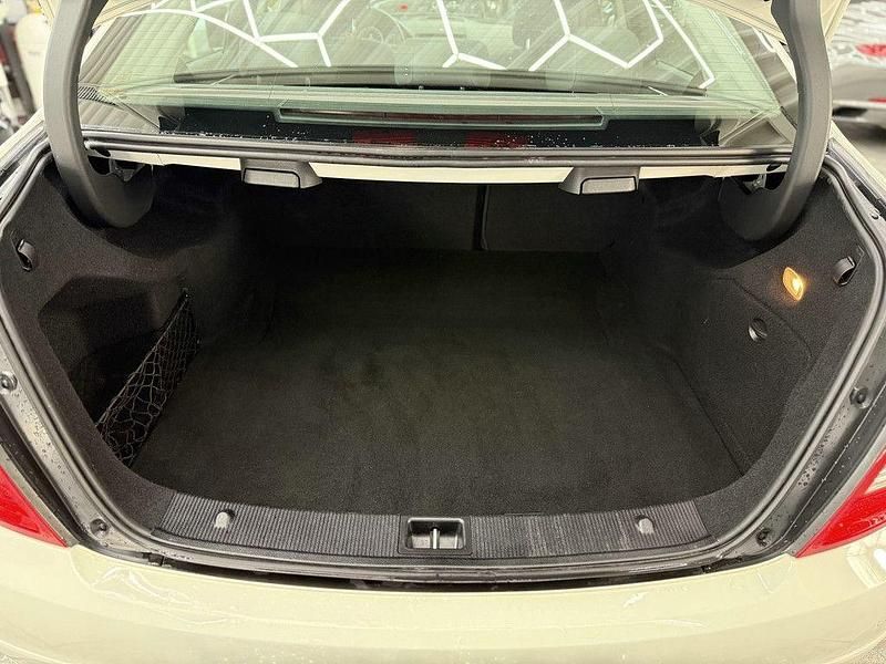 Gebraucht Mercedes C180 Classic 156 PS (114 kW) 2011 Weiß Limousine