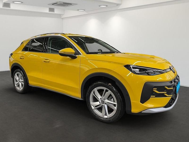 Gebraucht VW T-Roc Life 150 PS (110 kW) 2025 Canary yellow SUV