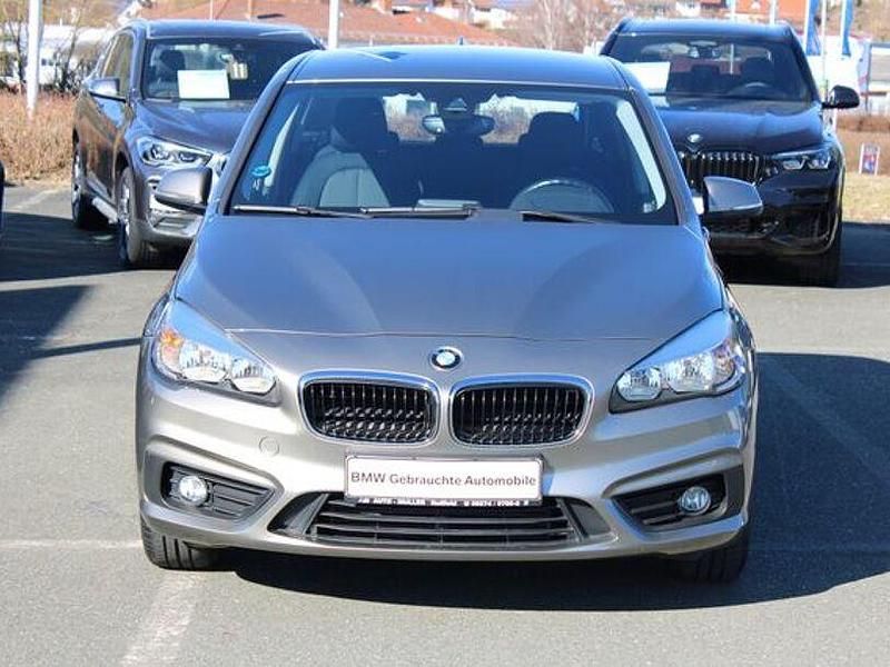 Gebraucht BMW 218 Active Tourer Advantage 136 PS (100 kW) 2016 Platinsilber Van / Kleinbus