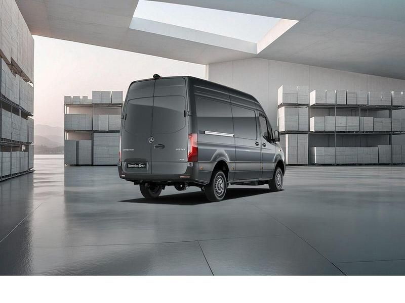 Gebraucht Mercedes Sprinter 190 PS (139 kW) 2025 Grau Van