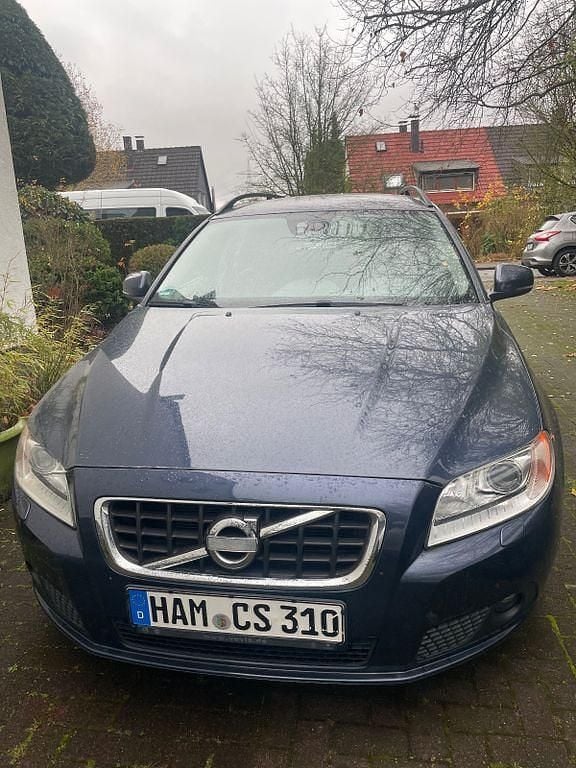 Blau Gebraucht 2012 Volvo V70 Momentum Kombi | 12.500 € (Fairer Preis) - Bild 1/4