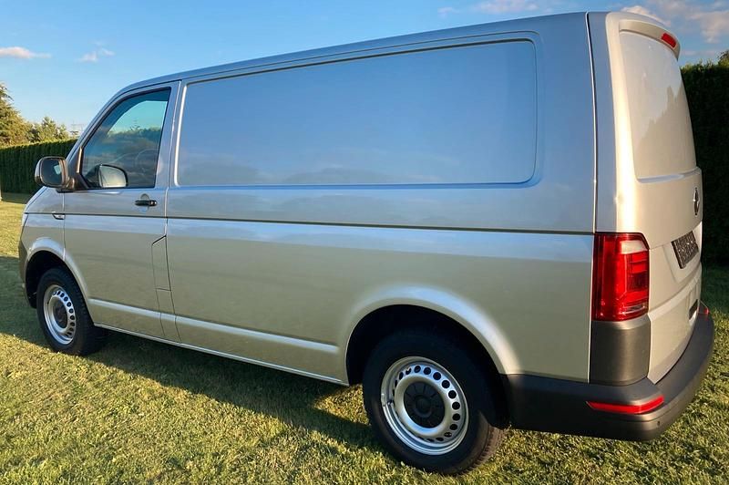 Gebraucht VW Transporter 102 PS (75 kW) 2019 Silber Van