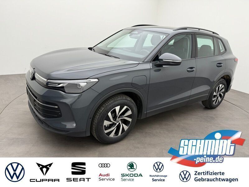 Grey metallic Gebraucht 2024 VW Tiguan Life SUV | 43.900 € (Guter Preis) - Bild 1/4