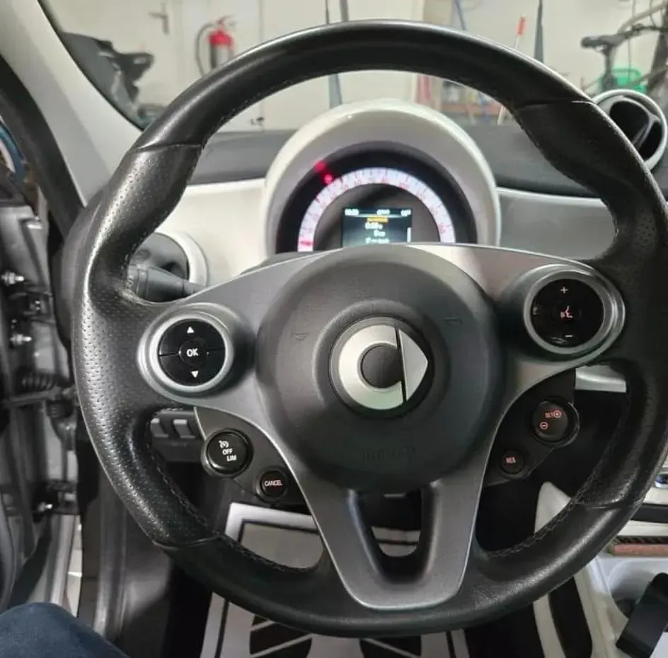 Gebraucht Smart ForFour Passion 70 PS (51 kW) 2015 Silber Kleinwagen