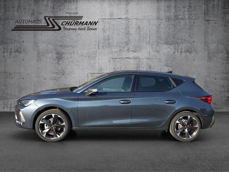 Neu Cupra Leon 150 PS (110 kW) 2025 Grau Limousine