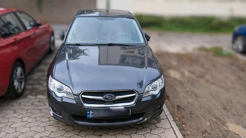 Grau Gebraucht 2007 Subaru Legacy Limousine | 4.000 € (Fairer Preis) - Bild 1/4