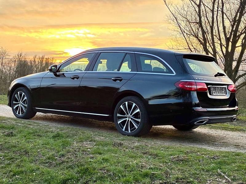 Gebraucht Mercedes E300 306 PS (225 kW) 2019 Schwarz Kombi