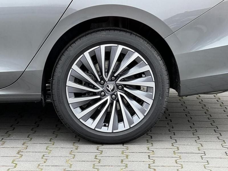 Neu Skoda Superb LAURIN & KLEMENT 150 PS (110 kW) 2025 Kombi