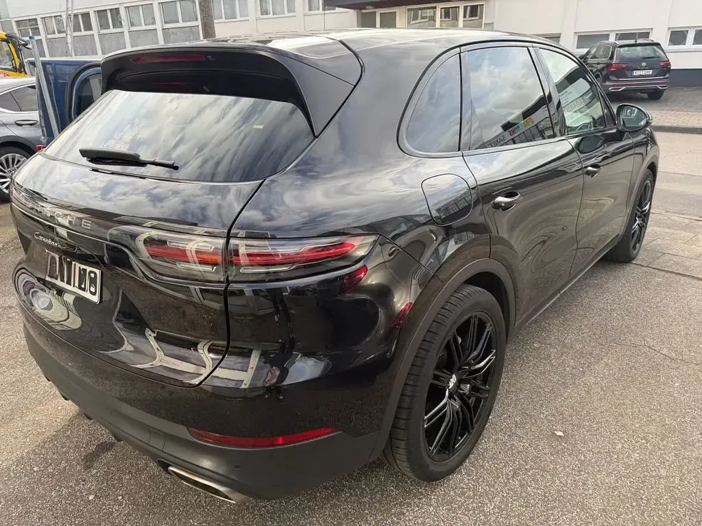 Second-hand Porsche Cayenne 340 CP (250 kW) 2018 Negru SUV