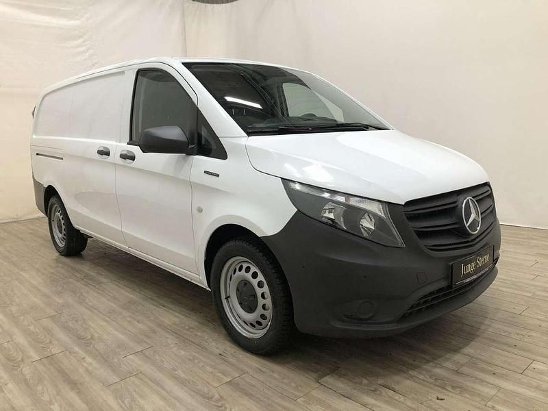 Gebraucht Mercedes e-Vito 85 kW (116 PS) 2023 Arktikweiß Van / Kleinbus