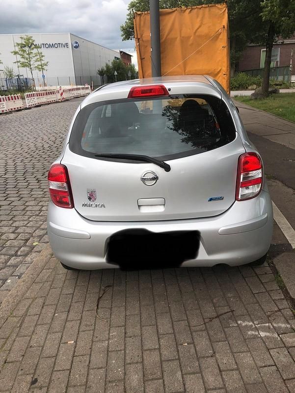 Silber Gebraucht 2012 Nissan Micra Acenta Kleinwagen | 2.850 € (Guter Preis) - Bild 1/4