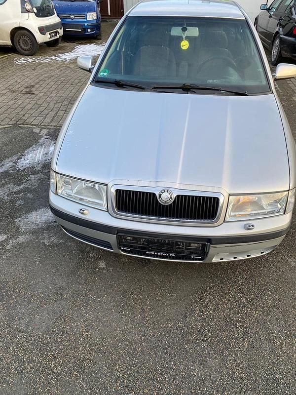 Silber Gebraucht 2002 Skoda Octavia Limousine | 750 € (Guter Preis) - Bild 1/4