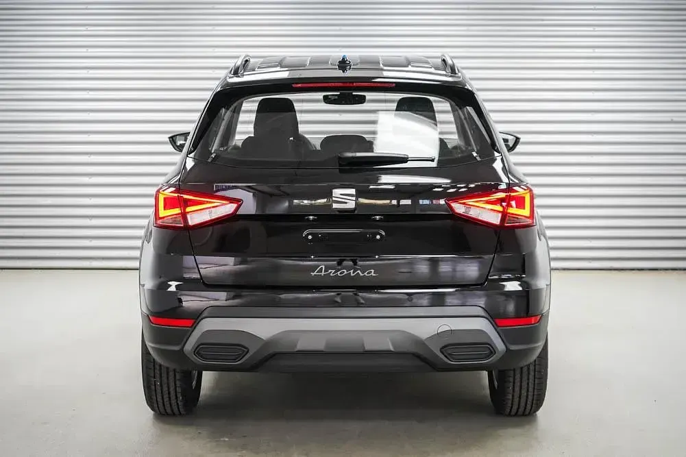 Neu Seat Arona Reference 2026 Midnight schwarz metallic (0e) SUV