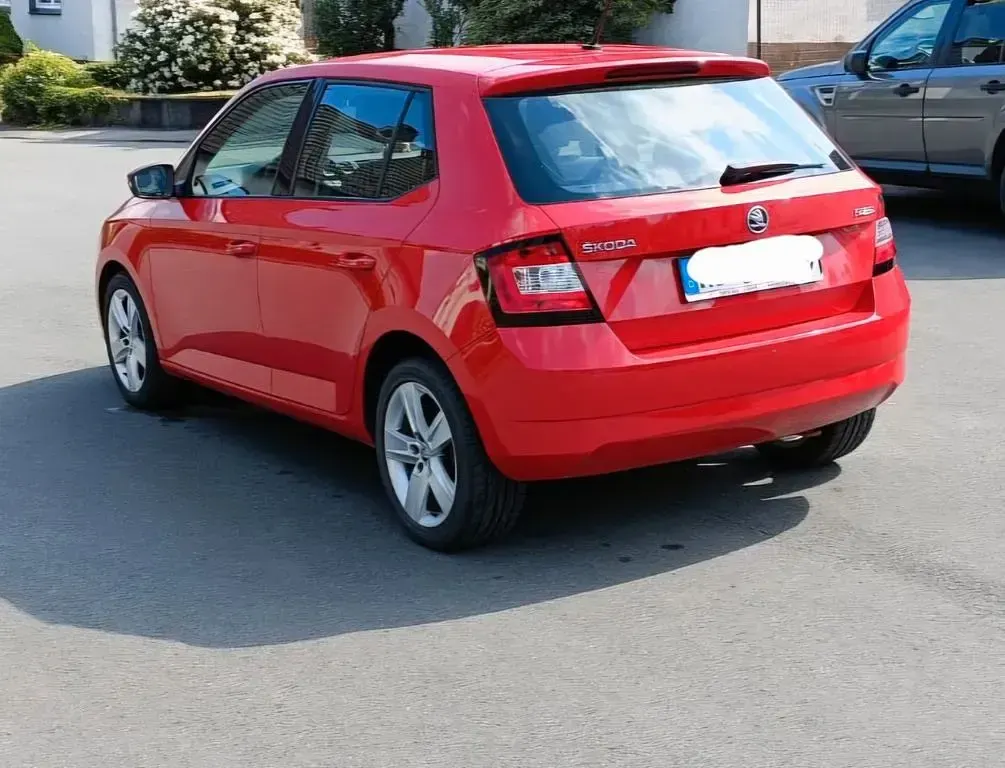 Gebraucht Skoda Fabia Drive 75 PS (55 kW) 2016 Rot Limousine
