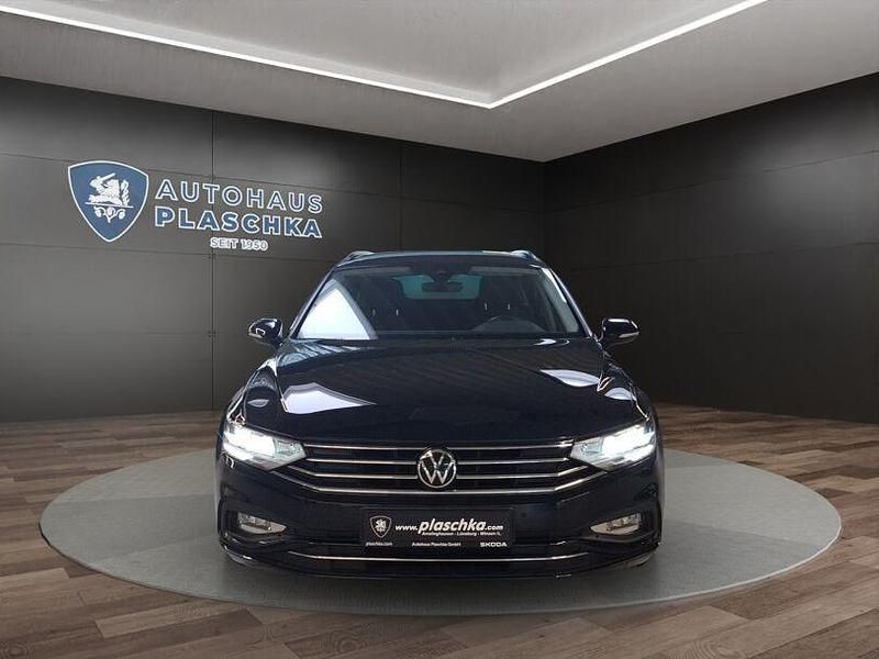 Gebraucht VW Passat Business 122 PS (89 kW) 2022 Deep black perleffekt (schwarz) Kombi