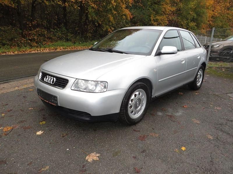 Silber Gebraucht 2003 Audi A3 Ambiente Limousine | 2.999 € (Fairer Preis) - Bild 1/4