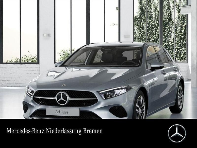 Silber Gebraucht 2024 Mercedes A220 Advanced Limousine | 31.490 € (Guter Preis) - Bild 1/3