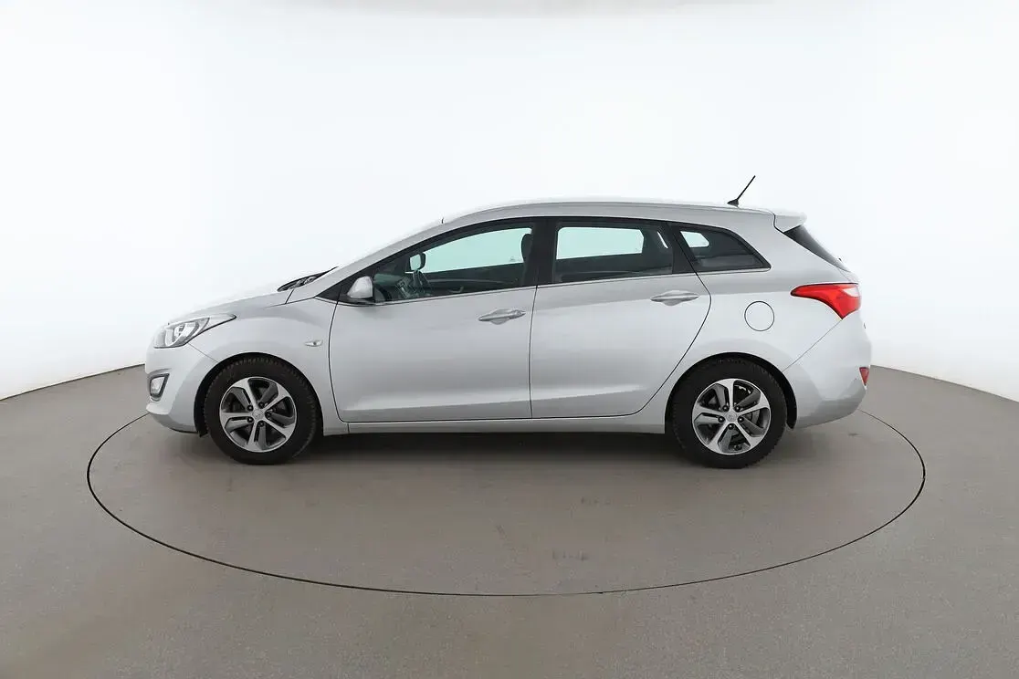 Gebraucht Hyundai i30 Comfort 101 PS (74 kW) 2017 Silber Kombi