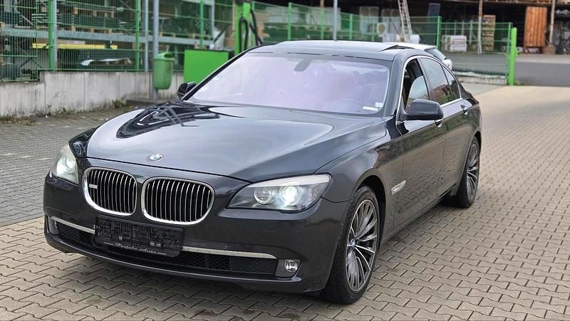 Grau Gebraucht 2009 BMW 730 Limousine | 9.777 € (Superpreis) - Bild 1/4