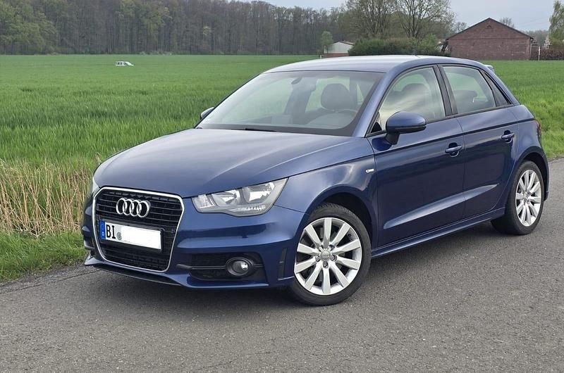 Blau Gebraucht 2013 Audi A1 Sportback Kleinwagen | 8.300 € (Fairer Preis) - Bild 1/4