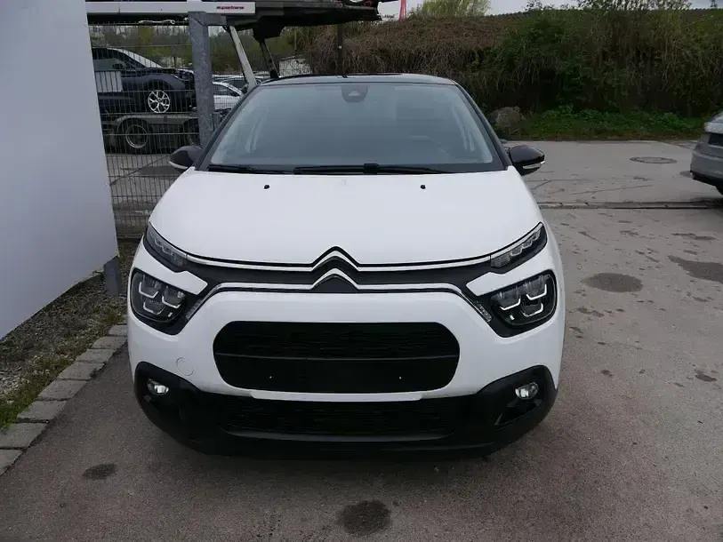 Gebraucht Citroën C3 PureTech 83 PS (61 kW) 2023 Dach schwarz Kleinwagen