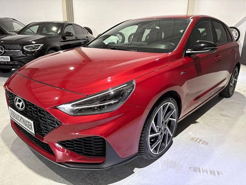 Rot Gebraucht 2020 Hyundai i30 N Line Limousine | 18.900 € (Etwas zu teuer) - Bild 1/4