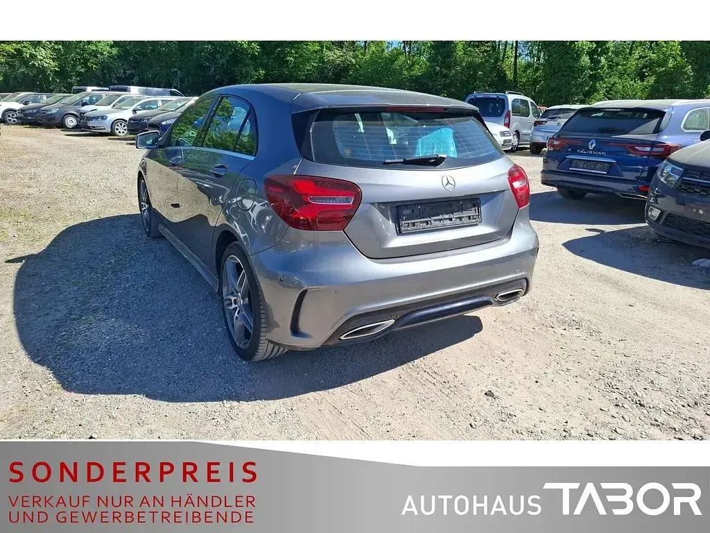 Gebraucht Mercedes A180 AMG line 122 PS (89 kW) 2017 Mountaingrau Limousine
