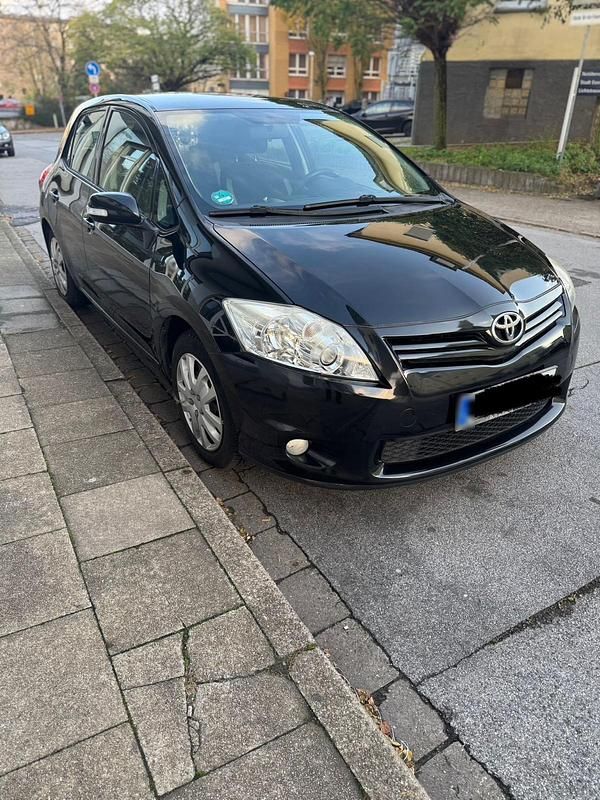Gebraucht Toyota Auris 101 PS (74 kW) 2010 Schwarz Kleinwagen