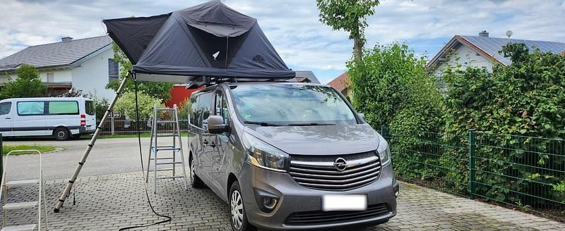 Gebraucht Opel Vivaro 145 PS (106 kW) 2016 Andere farben Van / Kleinbus