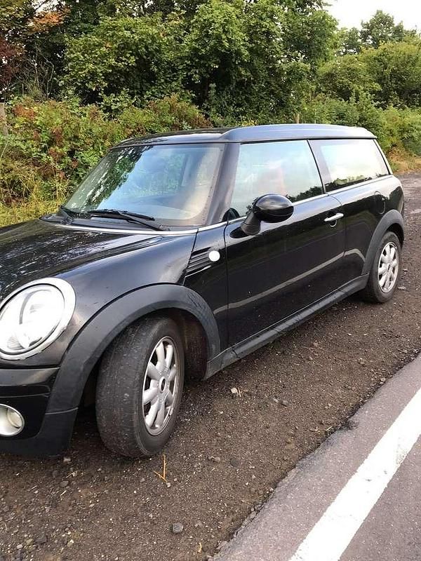 Schwarz Gebraucht 2009 Mini Cooper Clubman Kombi | 2.500 € (Guter Preis) - Bild 1/4